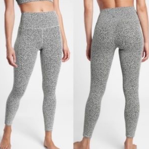 Athleta Pants - Athleta Salutation Stash II Textured 7/8 Tights Micro Cheetah Black/Sea Salt XS